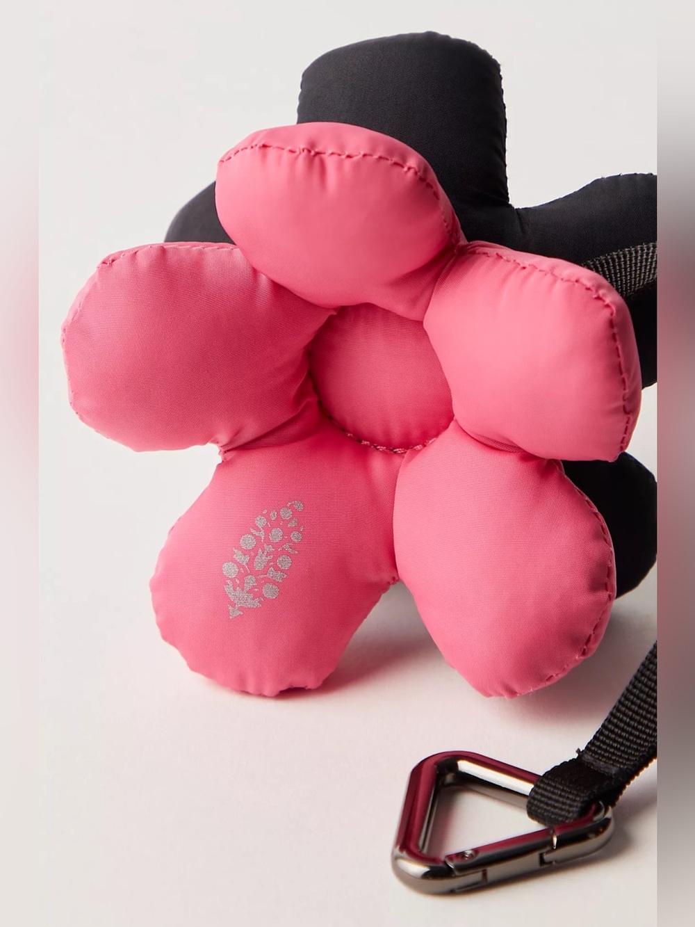FP Movement Petal Talk Keyring 🔥 black/ bubblegum 🔥NWT!